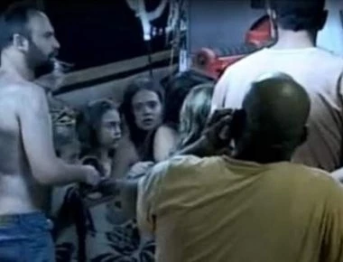 Θρίλερ: Ο άνθρωπος που συνόδευε τα δύο 9χρονα κορίτσια λέει πως «είχα μαζί μου μόνο τα δικά μου παιδιά»